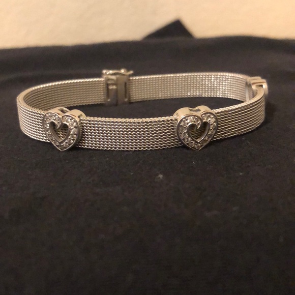 💙🆕Studded Heart Bracelet💙 - Picture 1 of 3